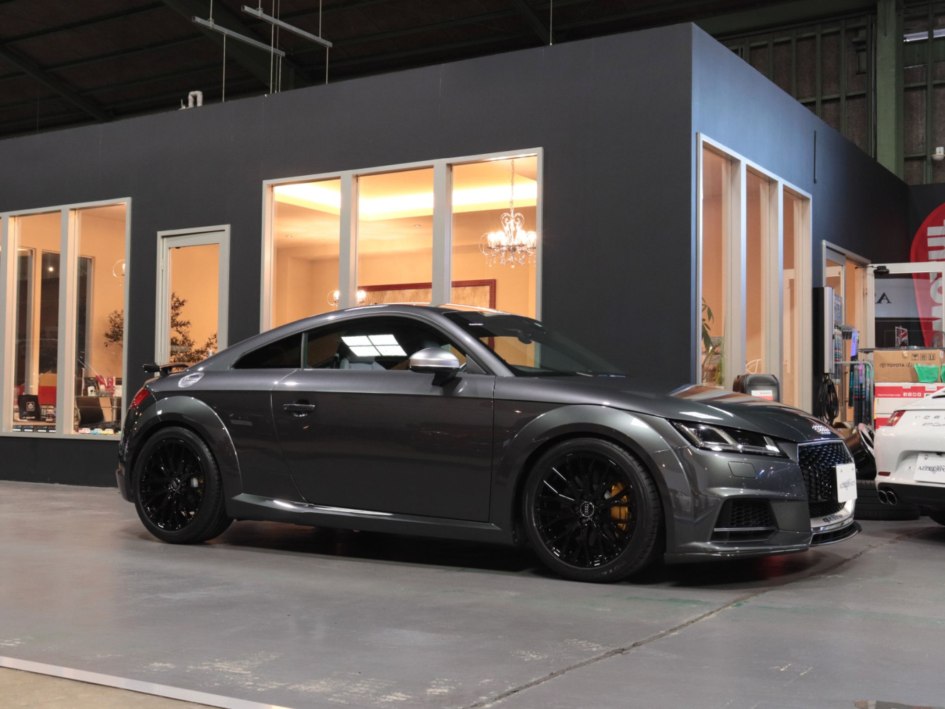 アウディ　ＴＴＳ　２．０ＴＦＳＩ　４ＷＤ　