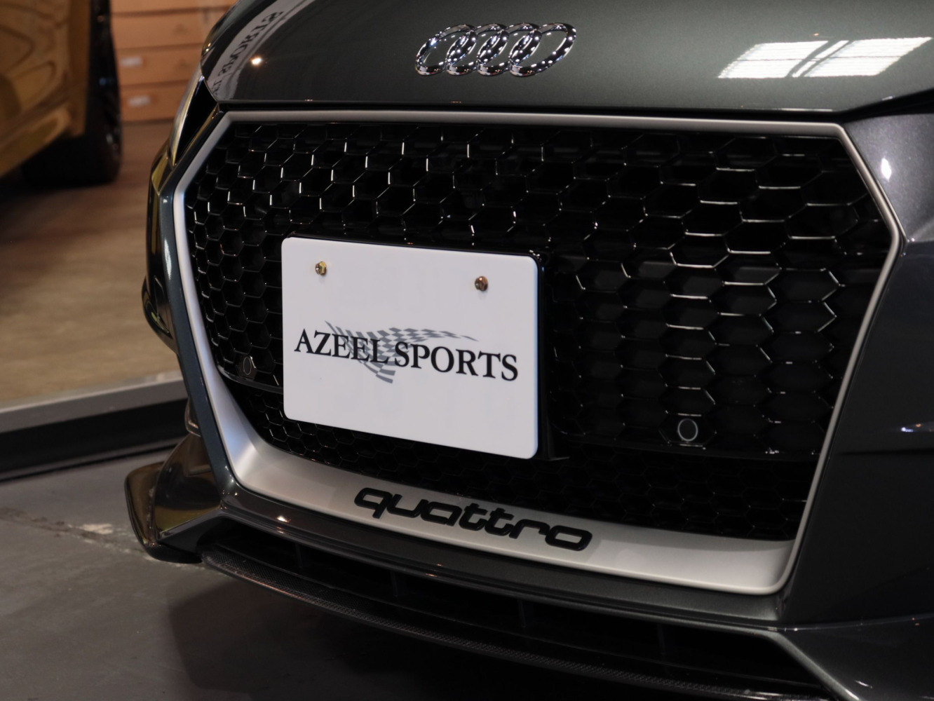 アウディ　ＴＴＳ　２．０ＴＦＳＩ　４ＷＤ　