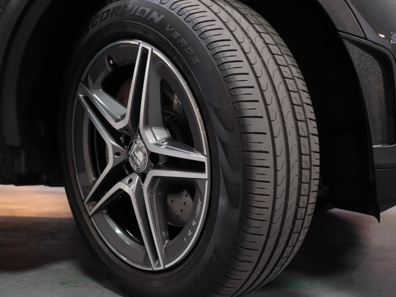 メルセデスベンツ　ＧＬＣ２２０ｄ　４マチック　ＡＭＧライン　