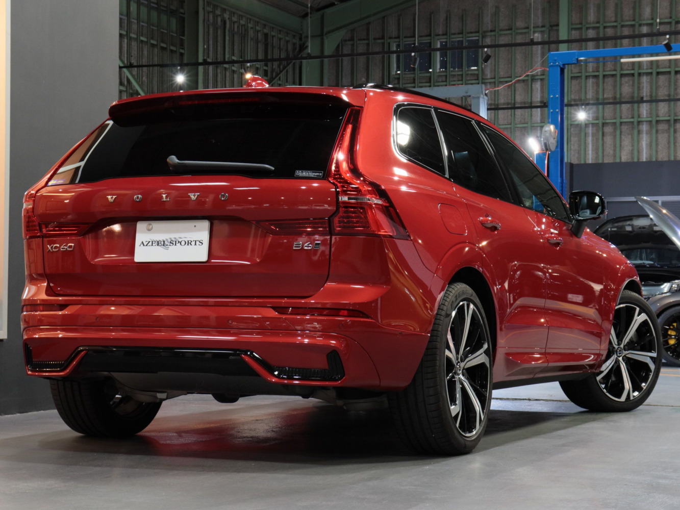 ボルボ　ＸＣ６０　Ｂ６　ＡＷＤ　Ｒデザイン