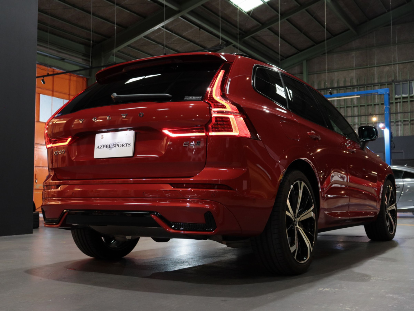 ボルボ　ＸＣ６０　Ｂ６　ＡＷＤ　Ｒデザイン