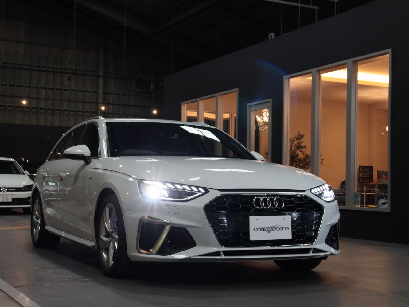 アウディ　Ａ４アバント　３５ＴＤＩ　Ｓライン