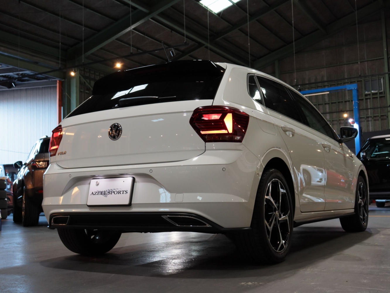 フォルクスワーゲン　ポロ　ＴＳＩ　Ｒライン