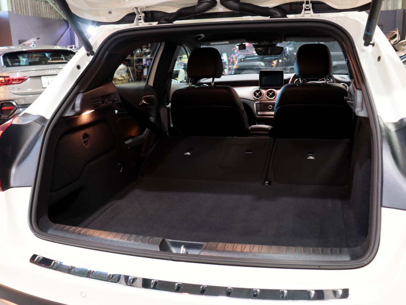 メルセデスベンツ　ＧＬＡ２２０　４マチック