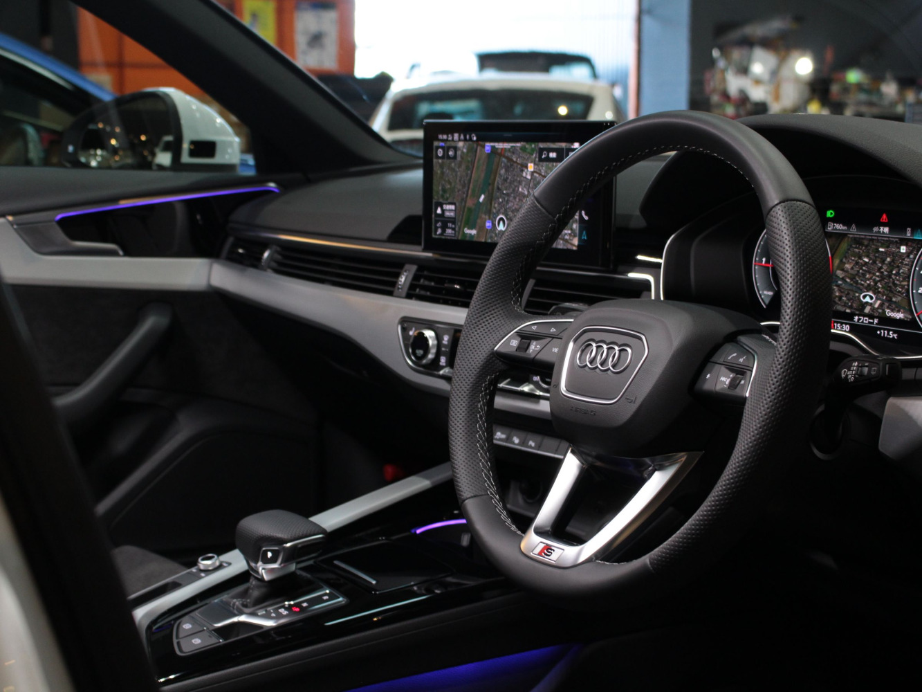 アウディ　Ａ４アバント　３５ＴＤＩ　Ｓライン