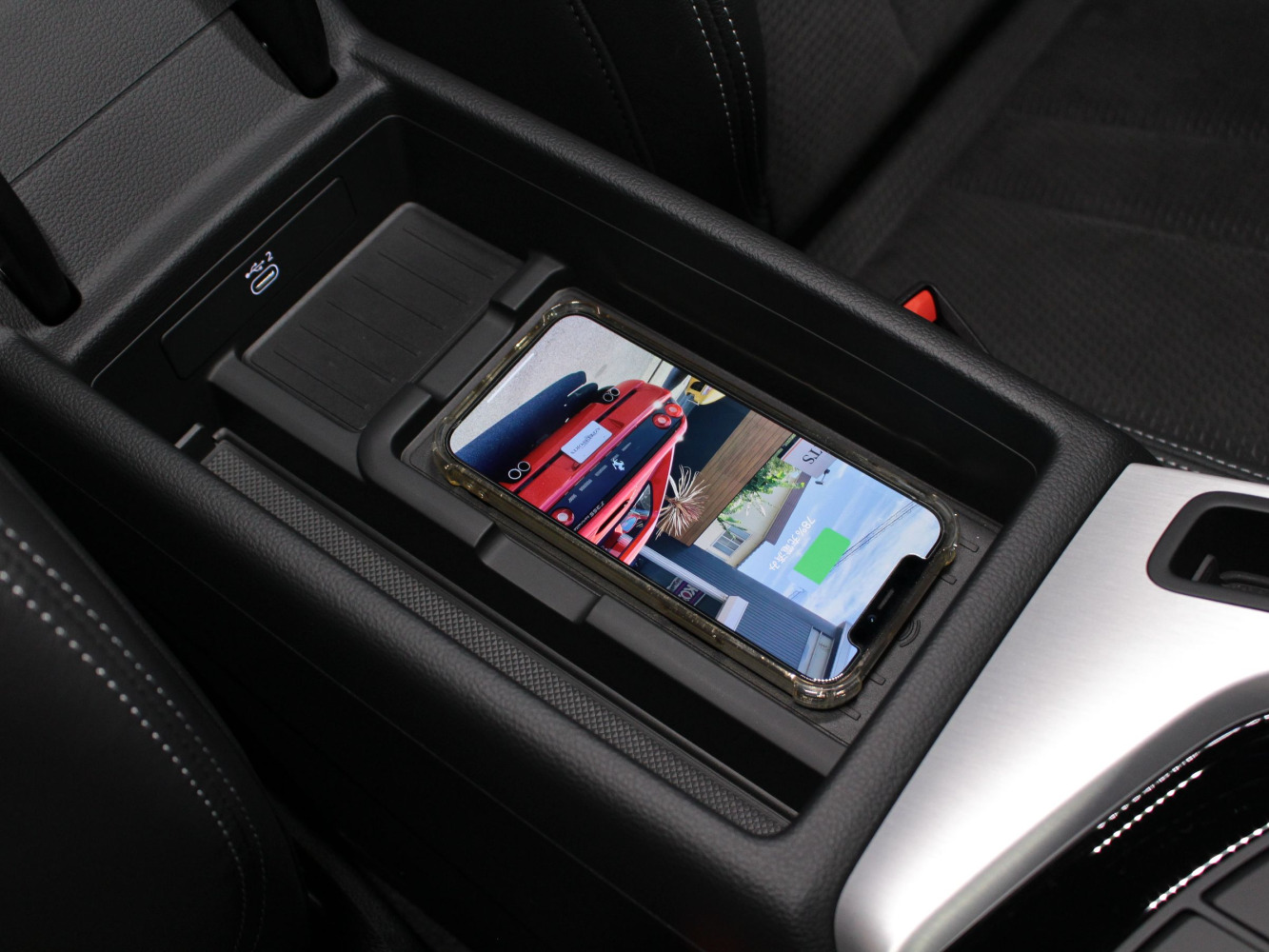 アウディ　Ａ４アバント　３５ＴＤＩ　Ｓライン