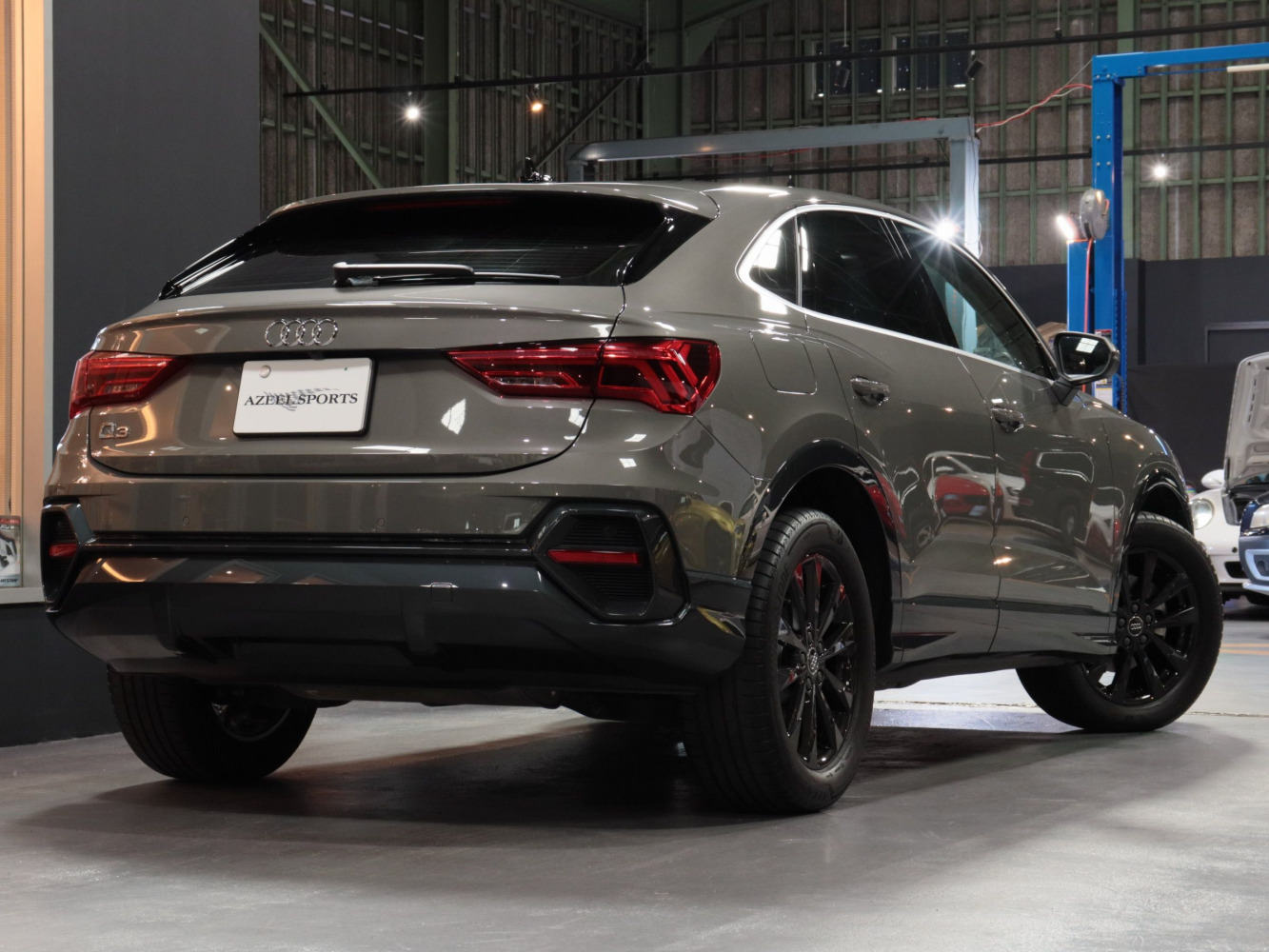 アウディ　Ｑ３スポーツバック　３５ＴＦＳＩ