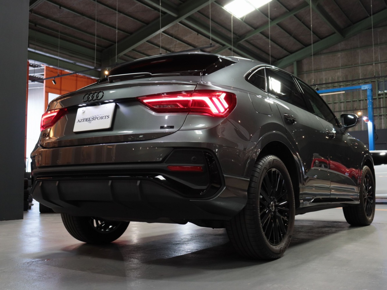 アウディ　Ｑ３スポーツバック　３５ＴＦＳＩ　Ｓライン　