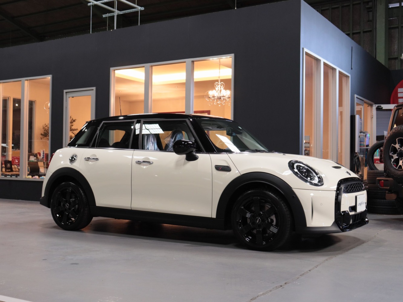 ＭＩＮＩ　クーパーＳD　５ドア　クラシックトリム