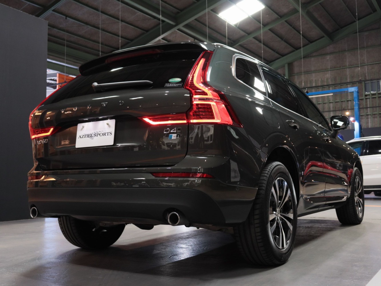 ボルボ　ＸＣ６０　D４　モメンタム　４ＷＤ　