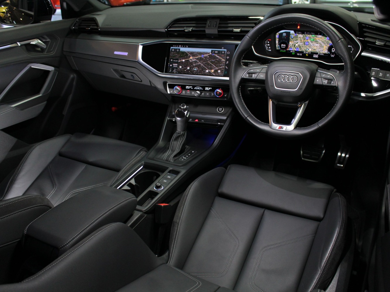 アウディ　Ｑ３スポーツバック　３５ＴＦＳＩ　Ｓライン　