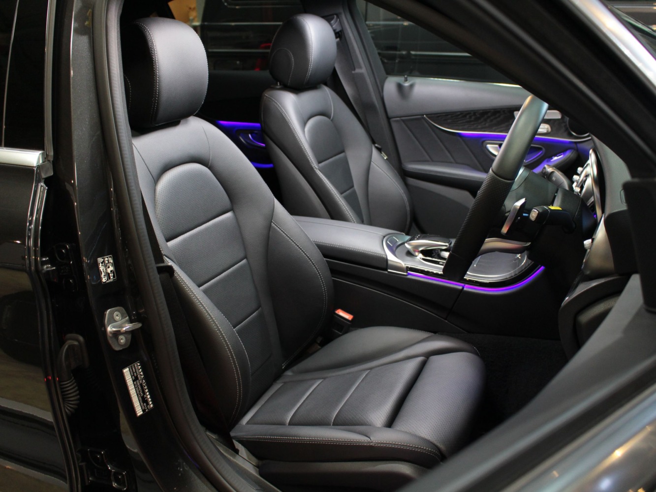 メルセデスベンツ　Ｃ２２０ｄローレウスエディション