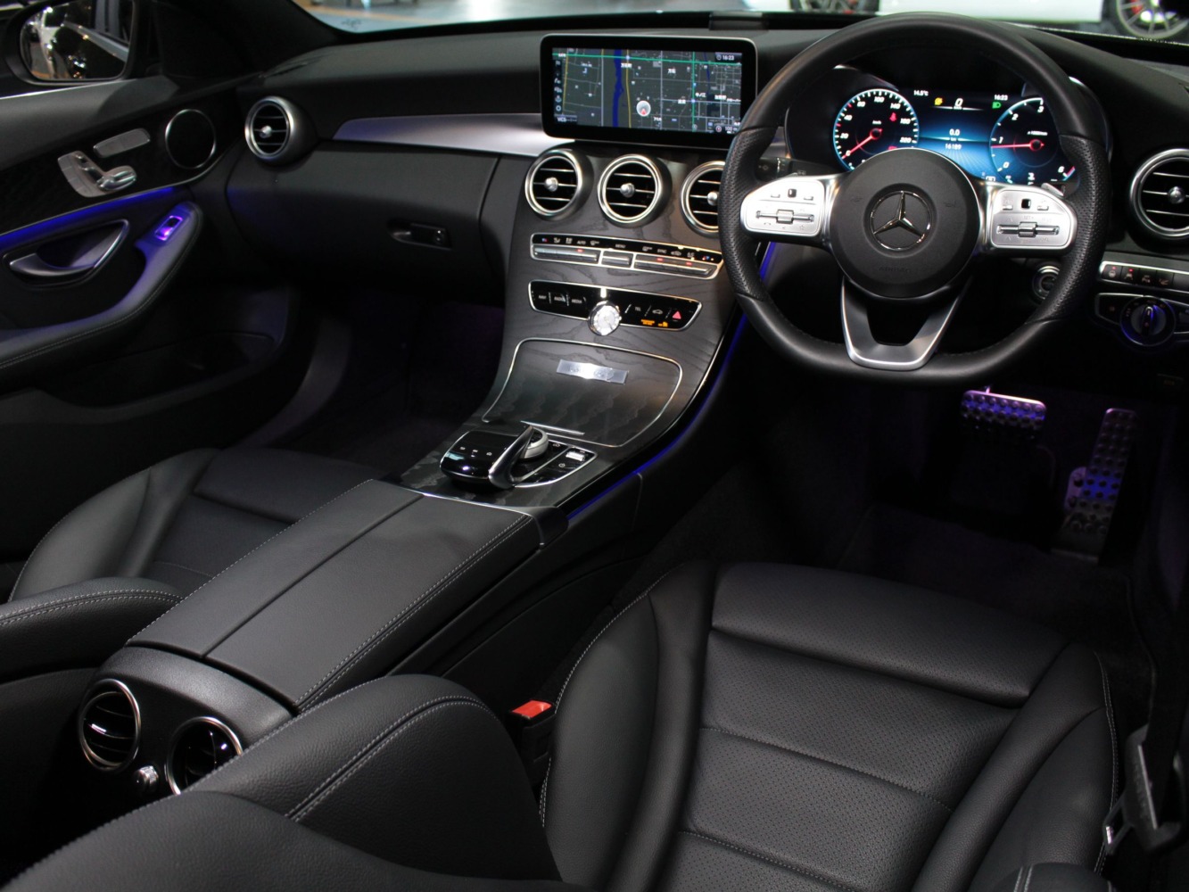 メルセデスベンツ　Ｃ２２０ｄローレウスエディション
