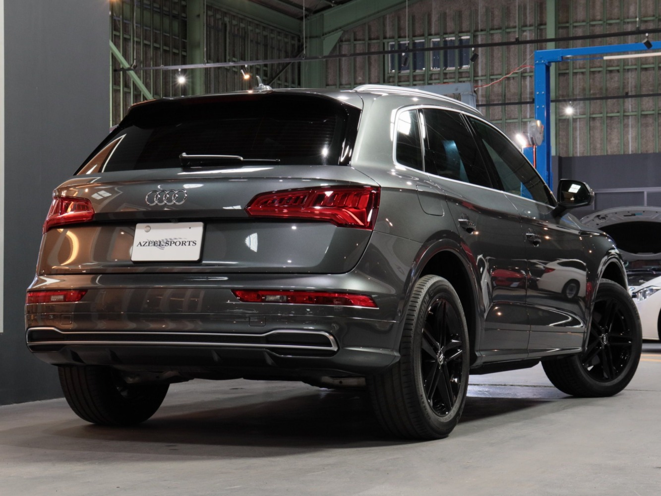 アウディ　Ｑ５　４０ＴＤＩ　スポーツ