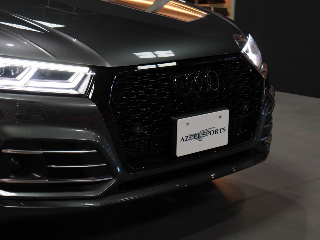 アウディ　Ｑ５　４０ＴＤＩ　スポーツ