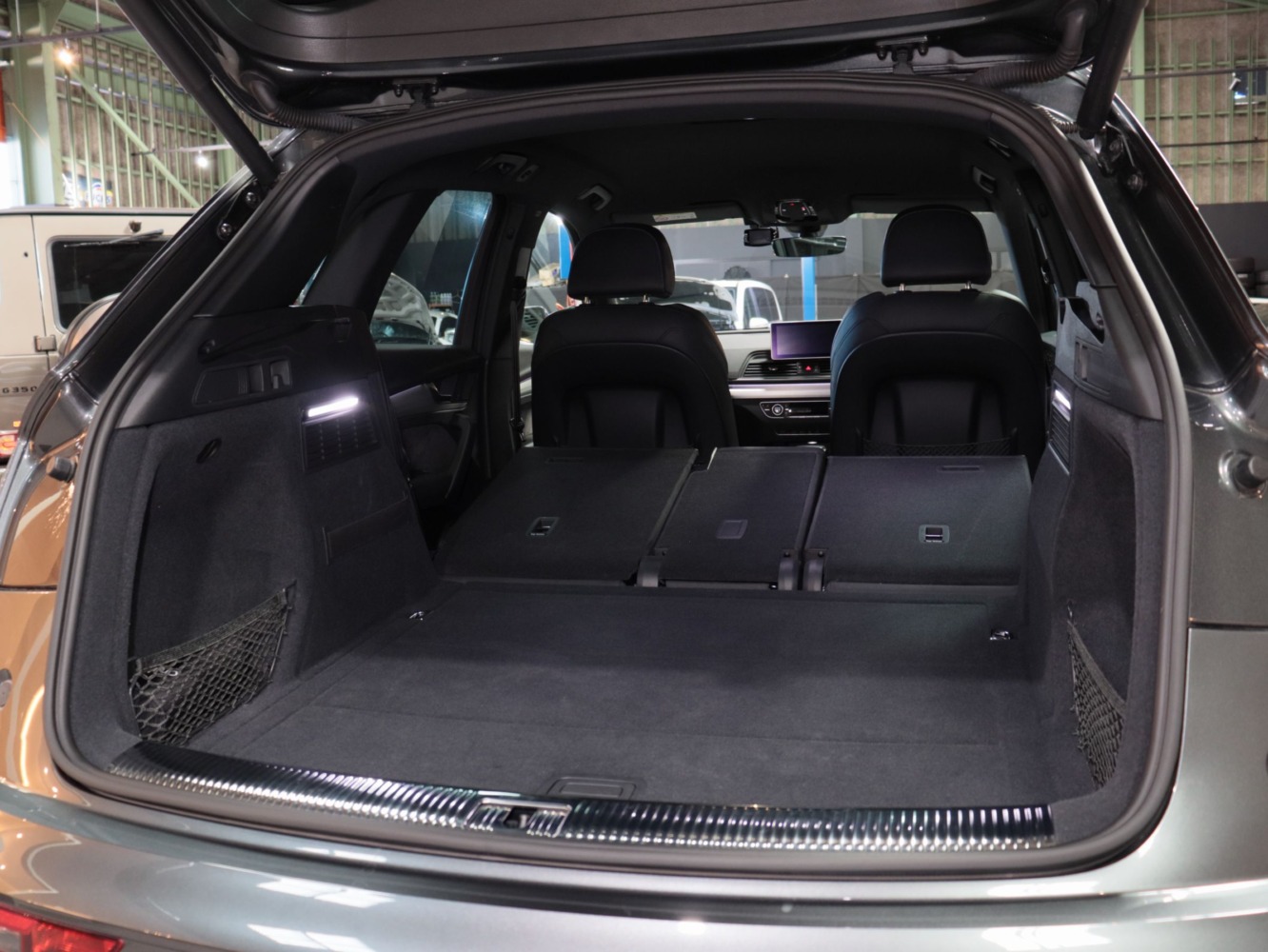 アウディ　Ｑ５　４０ＴＤＩ　スポーツ