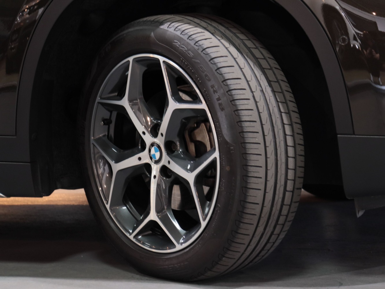 ＢＭＷ　Ｘ１　ｘＤｒｉｖｅ　１８ｄ　ｘライン