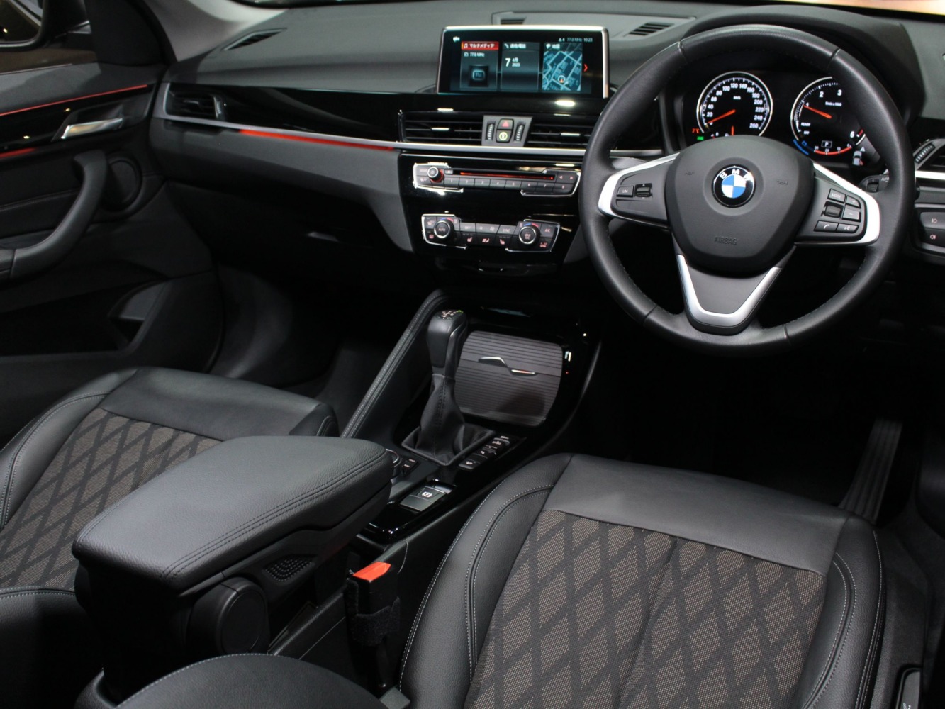 ＢＭＷ　Ｘ１　ｘＤｒｉｖｅ　１８ｄ　ｘライン