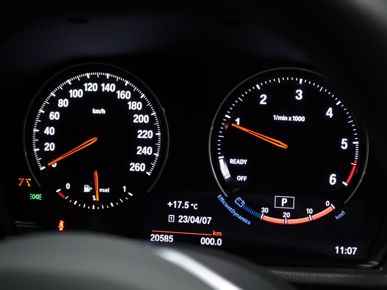 ＢＭＷ　Ｘ１　ｘＤｒｉｖｅ　１８ｄ　ｘライン