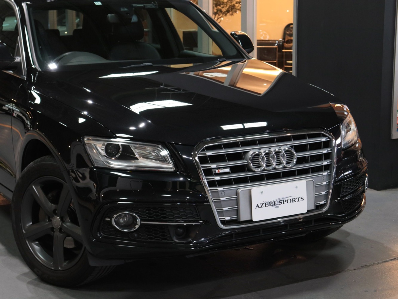 アウディ　Ｑ５　２．０ＴＦＳＩクワトロ　Ｓライン