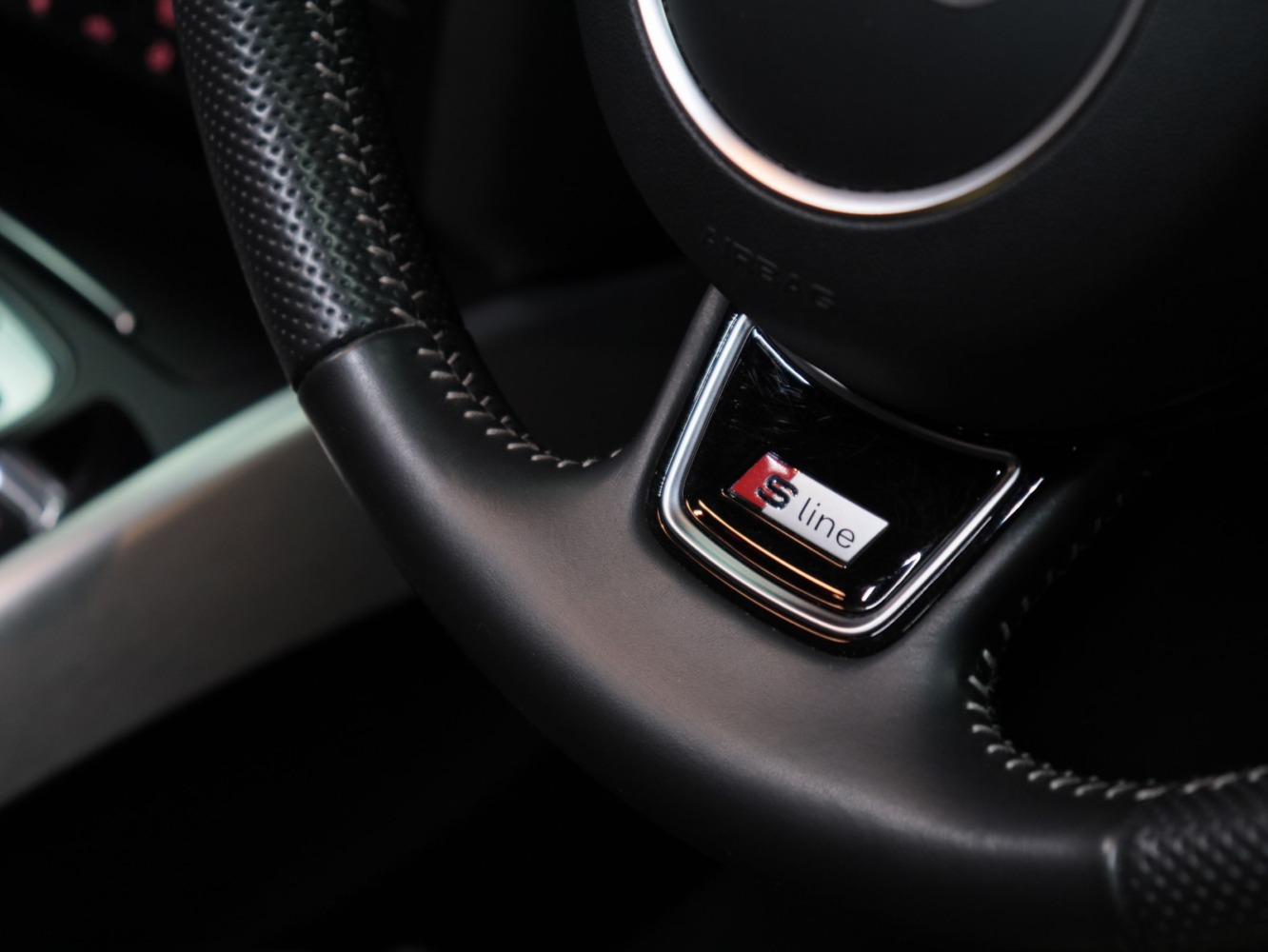 アウディ　Ｑ５　２．０ＴＦＳＩクワトロ　Ｓライン