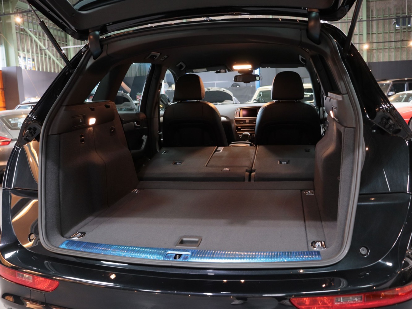 アウディ　Ｑ５　２．０ＴＦＳＩクワトロ　Ｓライン