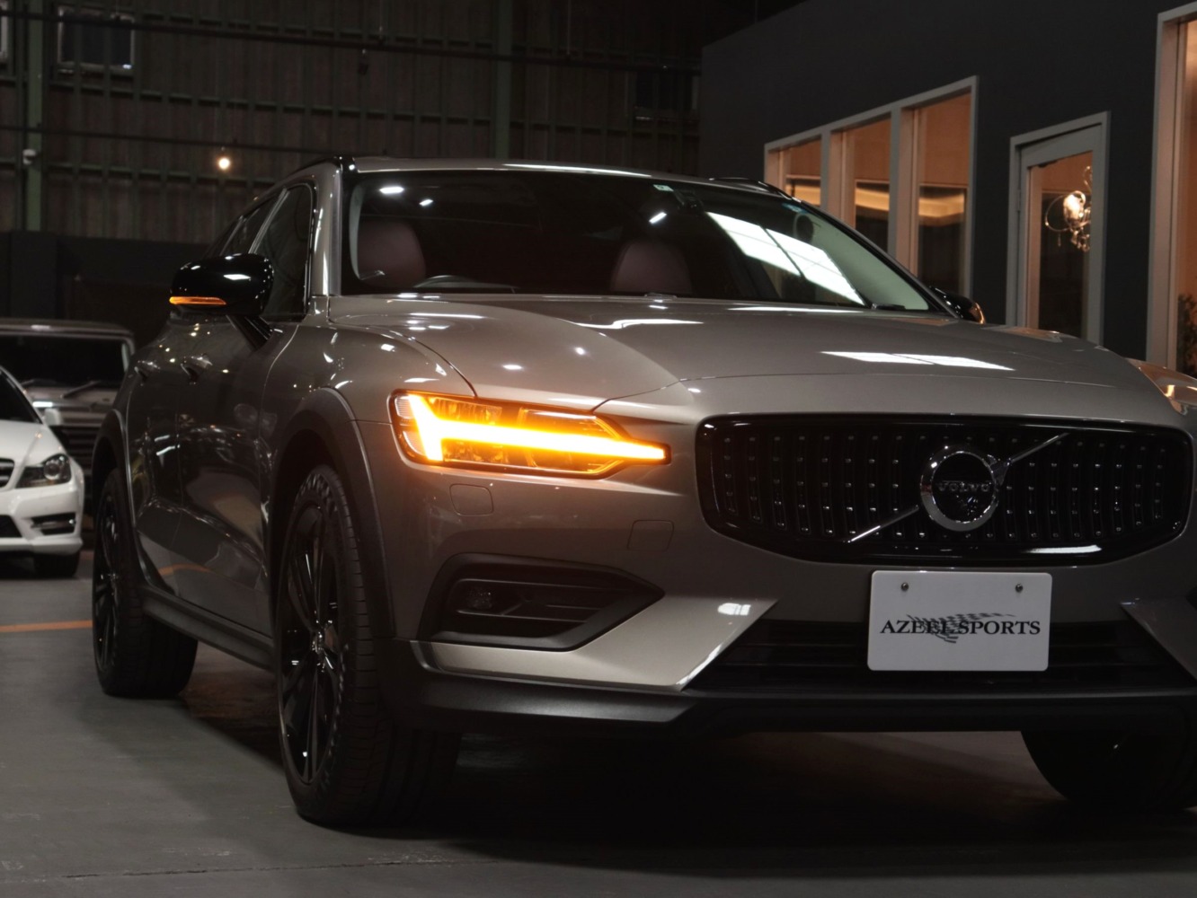 ボルボ　Ｖ６０クロスカントリー　Ｔ５　ＡＷＤ　プロ