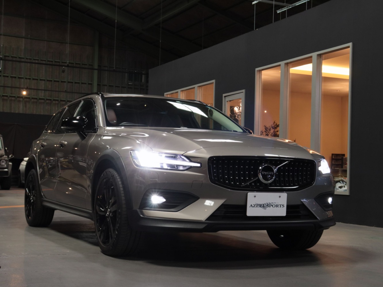 ボルボ　Ｖ６０クロスカントリー　Ｔ５　ＡＷＤ　プロ