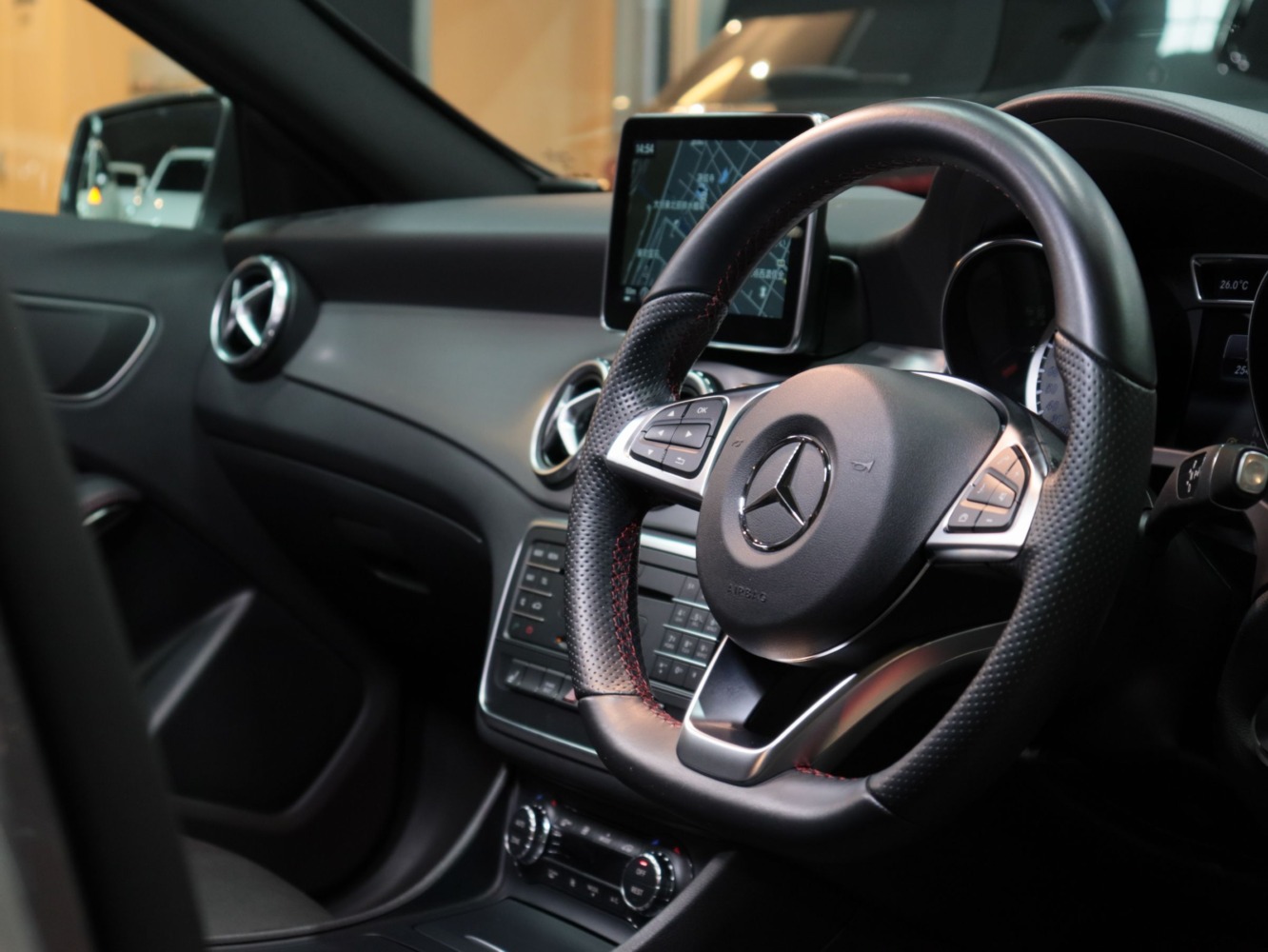 メルセデスベンツ　ＧＬＡ１８０スポーツ　