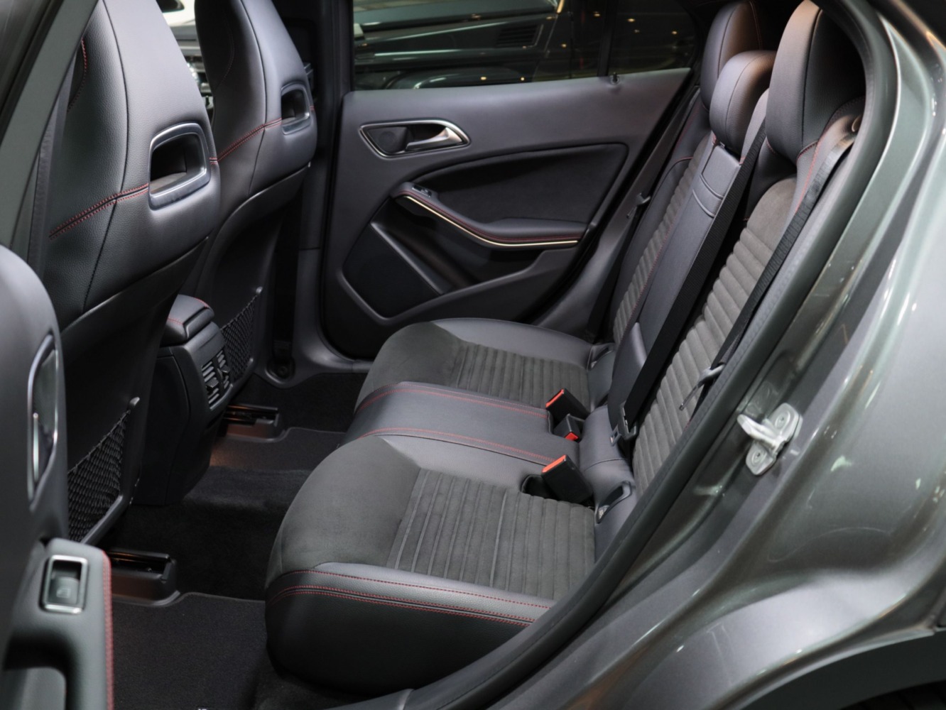 メルセデスベンツ　ＧＬＡ１８０スポーツ　