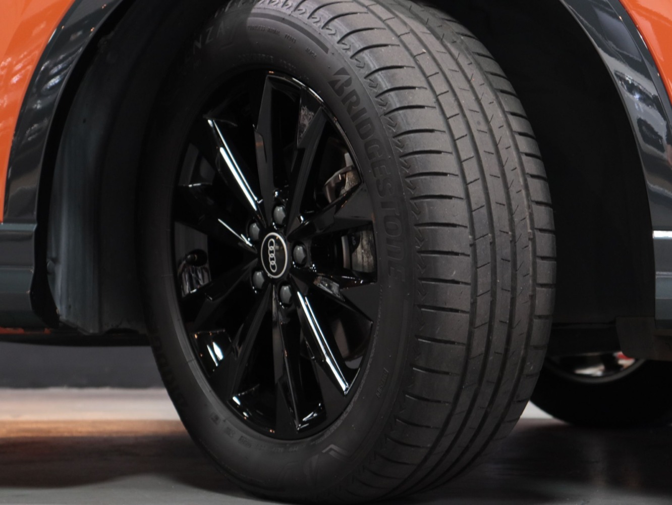 アウディ　Ｑ３スポーツバック　３５ＴＦＳＩ