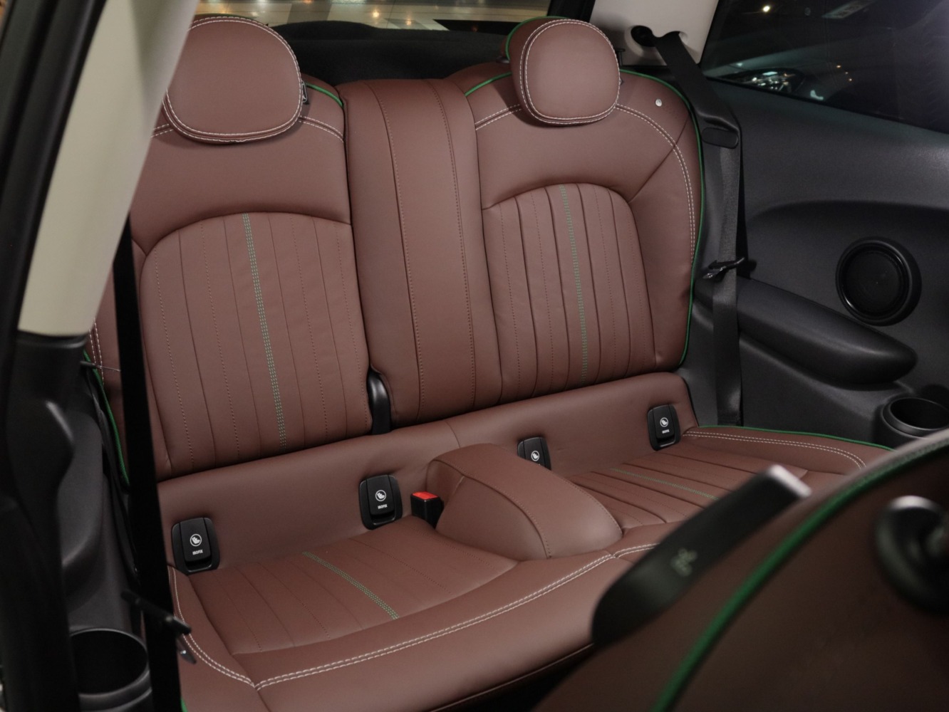 ＭＩＮＩ　クーパーＳＤ　６０イヤーズエディション