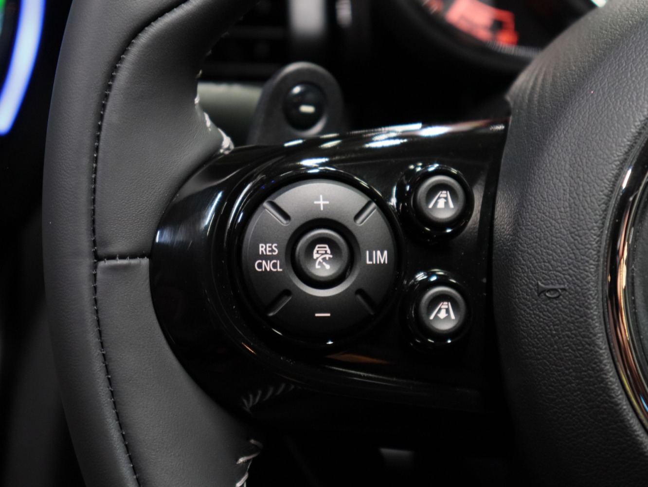 ＭＩＮＩ　クーパーＳＤ　６０イヤーズエディション