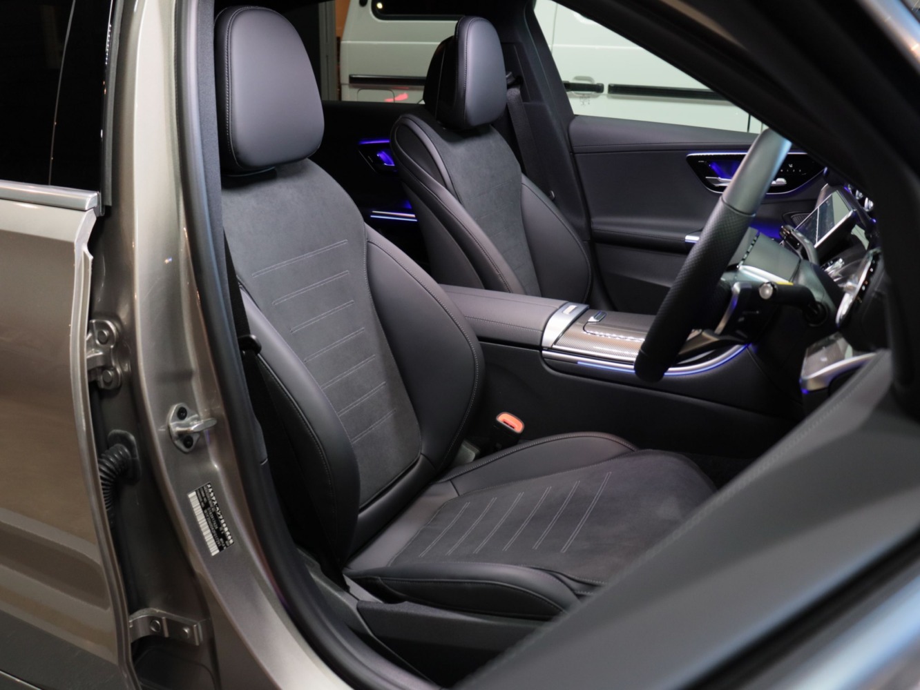 メルセデスベンツ　Ｃ２２０ｄ　アバンギャルド　ＡＭＧライン