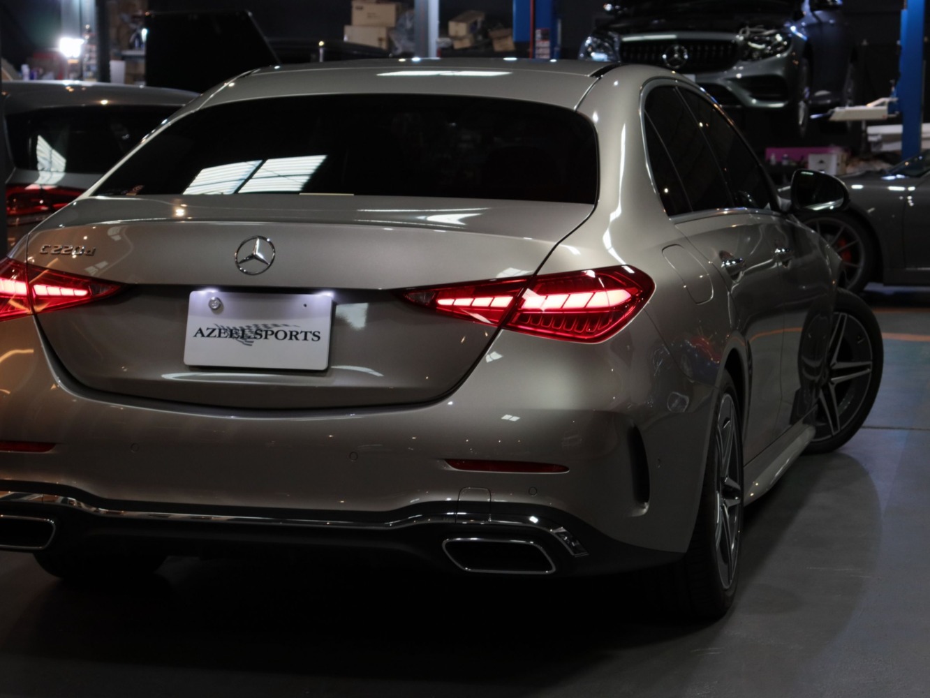 メルセデスベンツ　Ｃ２２０ｄ　アバンギャルド　ＡＭＧライン