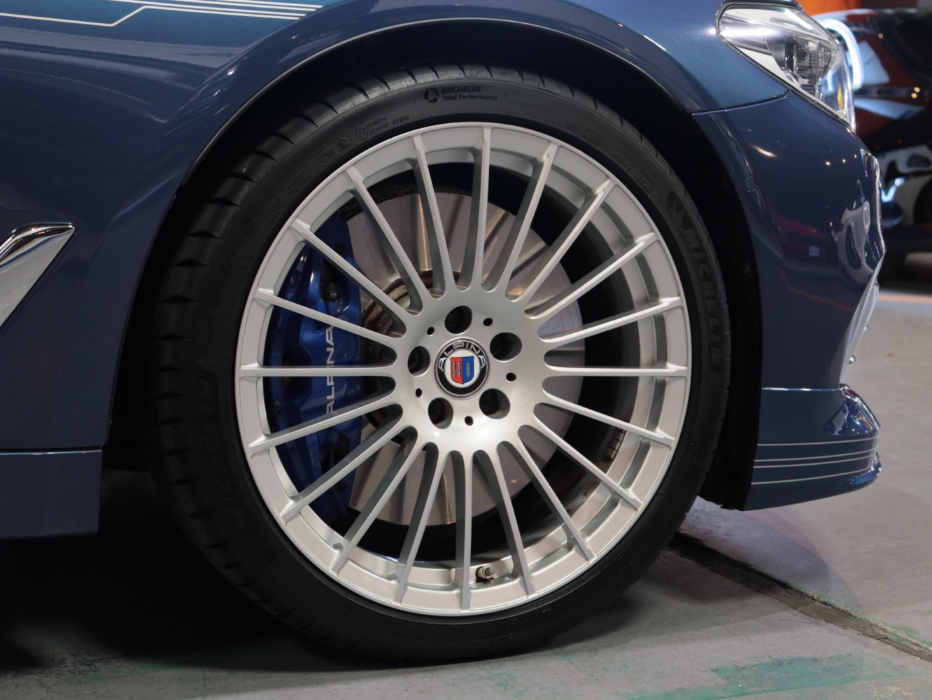 アルピナ　Ｄ５Ｓ　アルラット　４ＷＤ