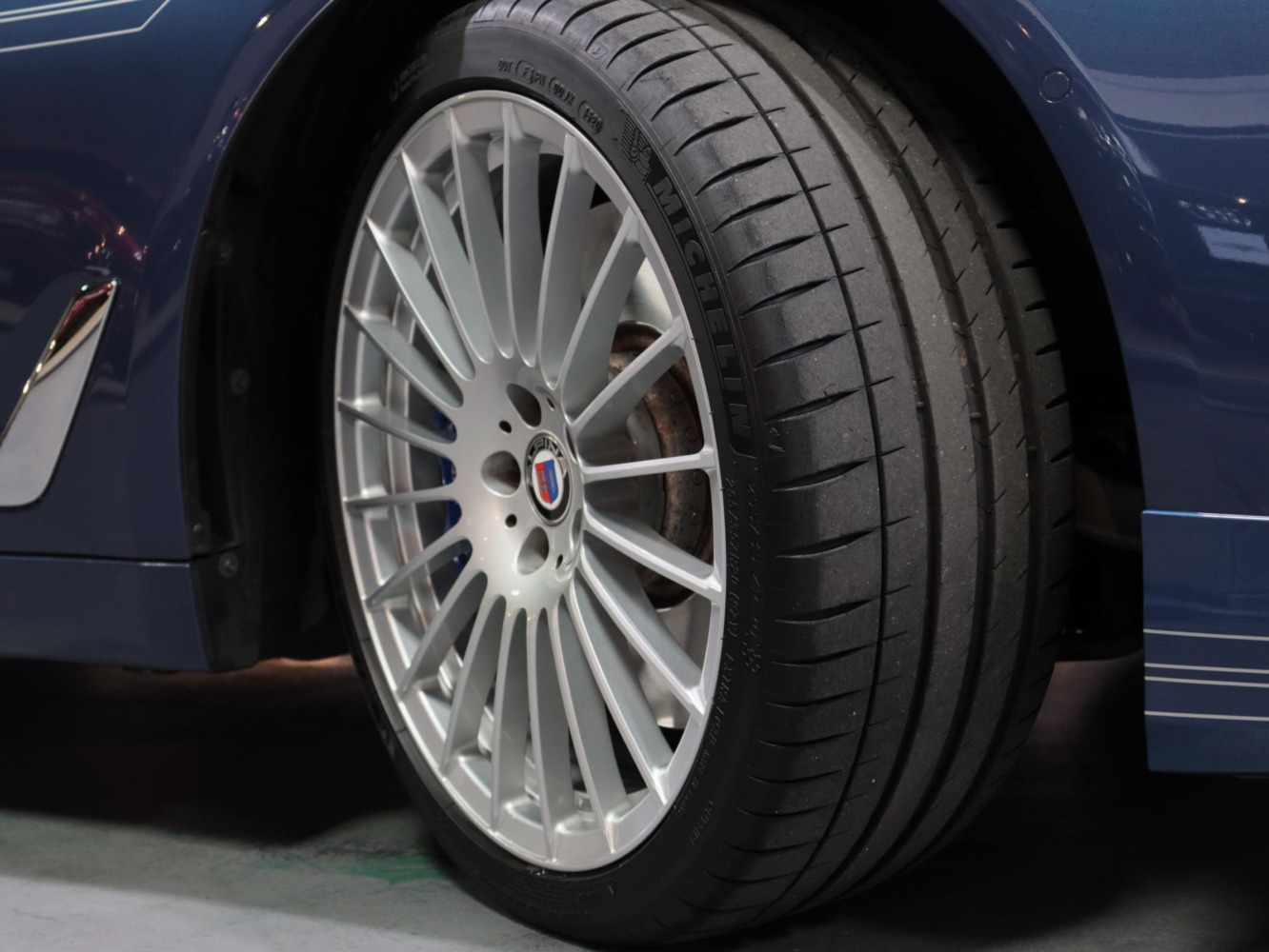 アルピナ　Ｄ５Ｓ　アルラット　４ＷＤ