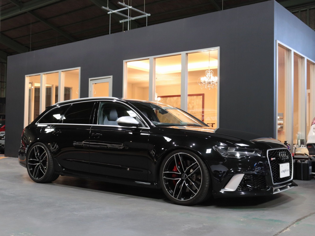 アウディ　ＲＳ６アバント　