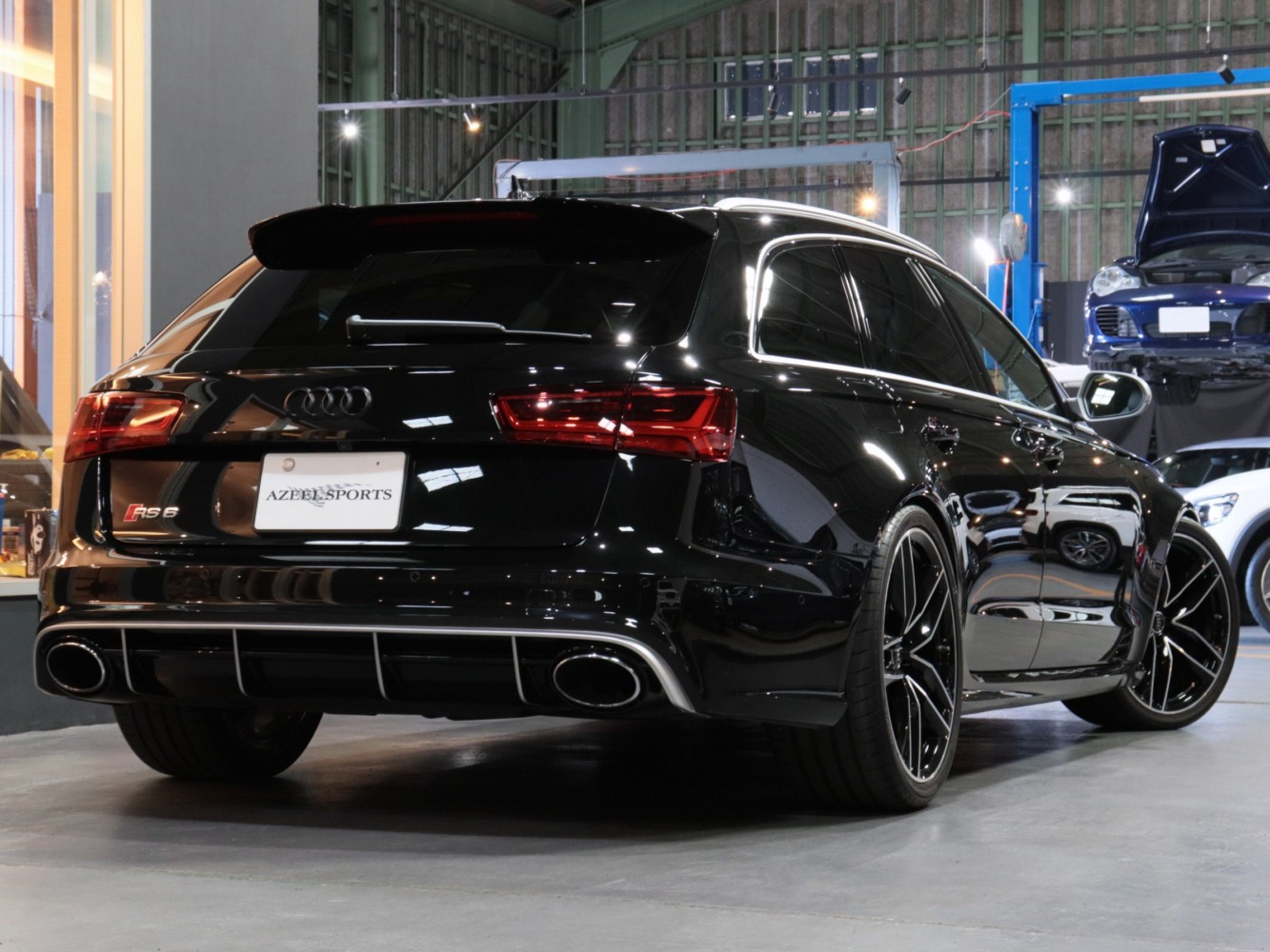 アウディ　ＲＳ６アバント　