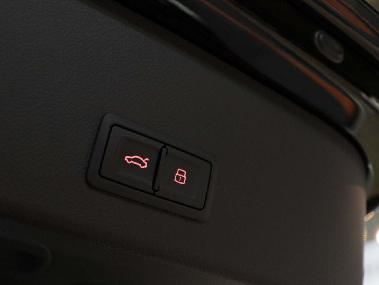 アウディ　ＲＳ６アバント　