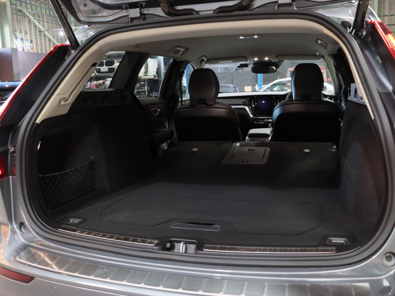ボルボ　ＸＣ６０クロスカントリー　Ｔ５　ＡＷＤ