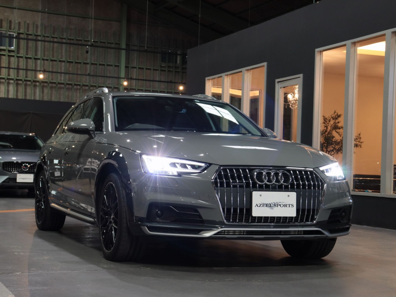アウディ　Ａ４オールロードクワトロ　アブソリュート　１２５台限定車