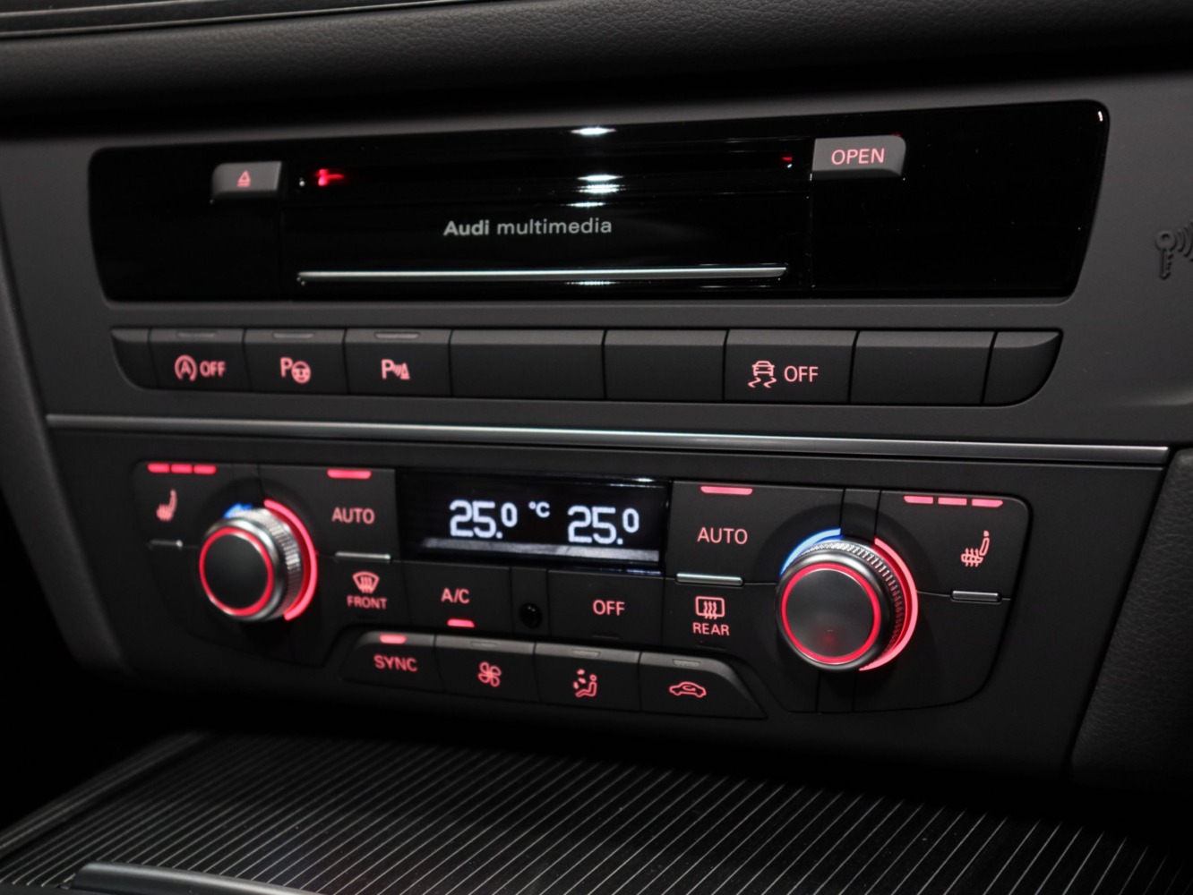 アウディ　ＲＳ６アバント　