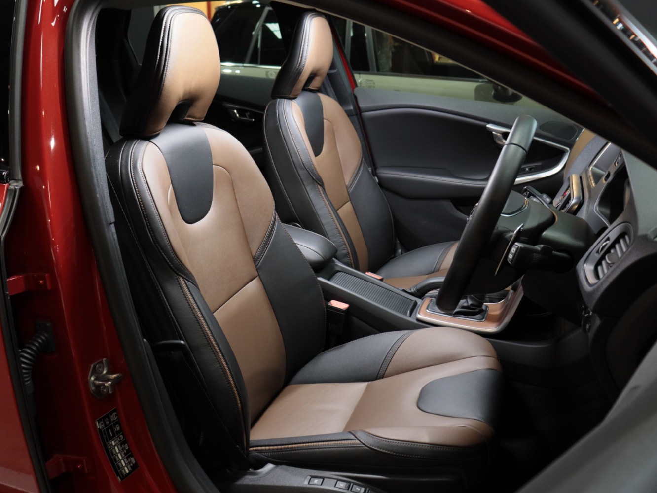 ボルボ　Ｖ４０クロスカントリー　Ｄ４　サマム