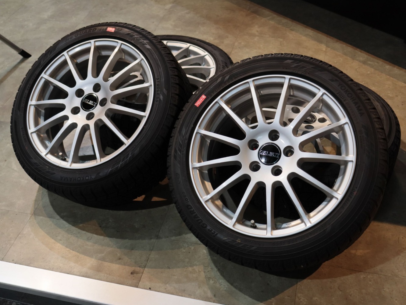 ボルボ　Ｖ４０クロスカントリー　Ｄ４　サマム
