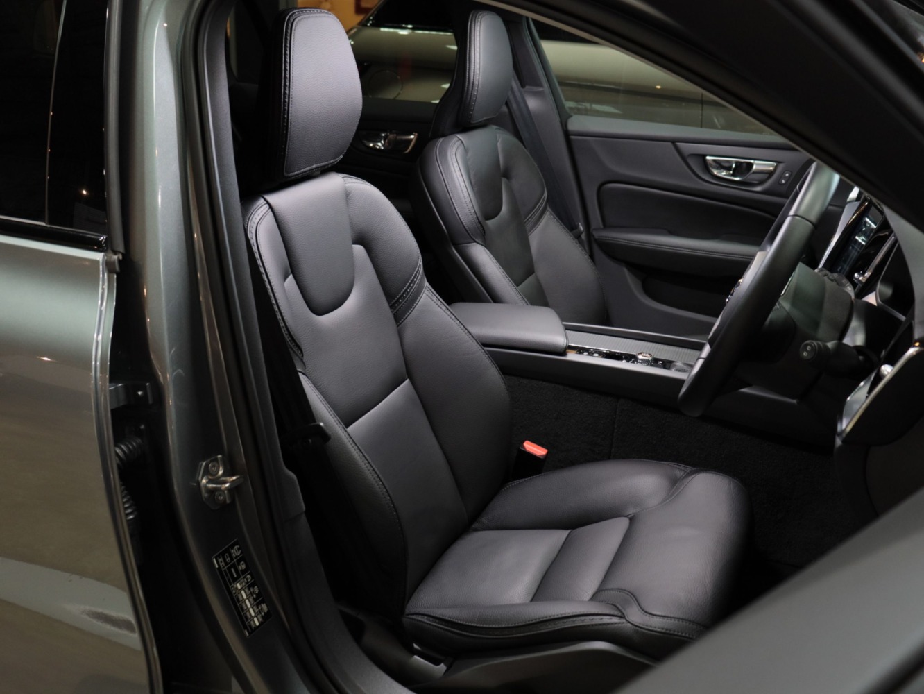 ボルボ　ＸＣ６０クロスカントリー　Ｔ５　ＡＷＤ