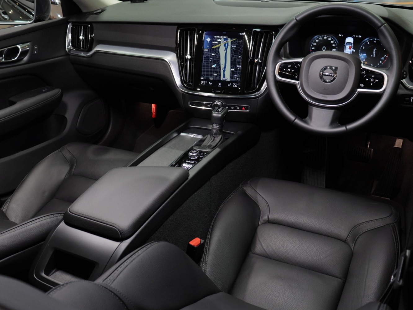 ボルボ　ＸＣ６０クロスカントリー　Ｔ５　ＡＷＤ