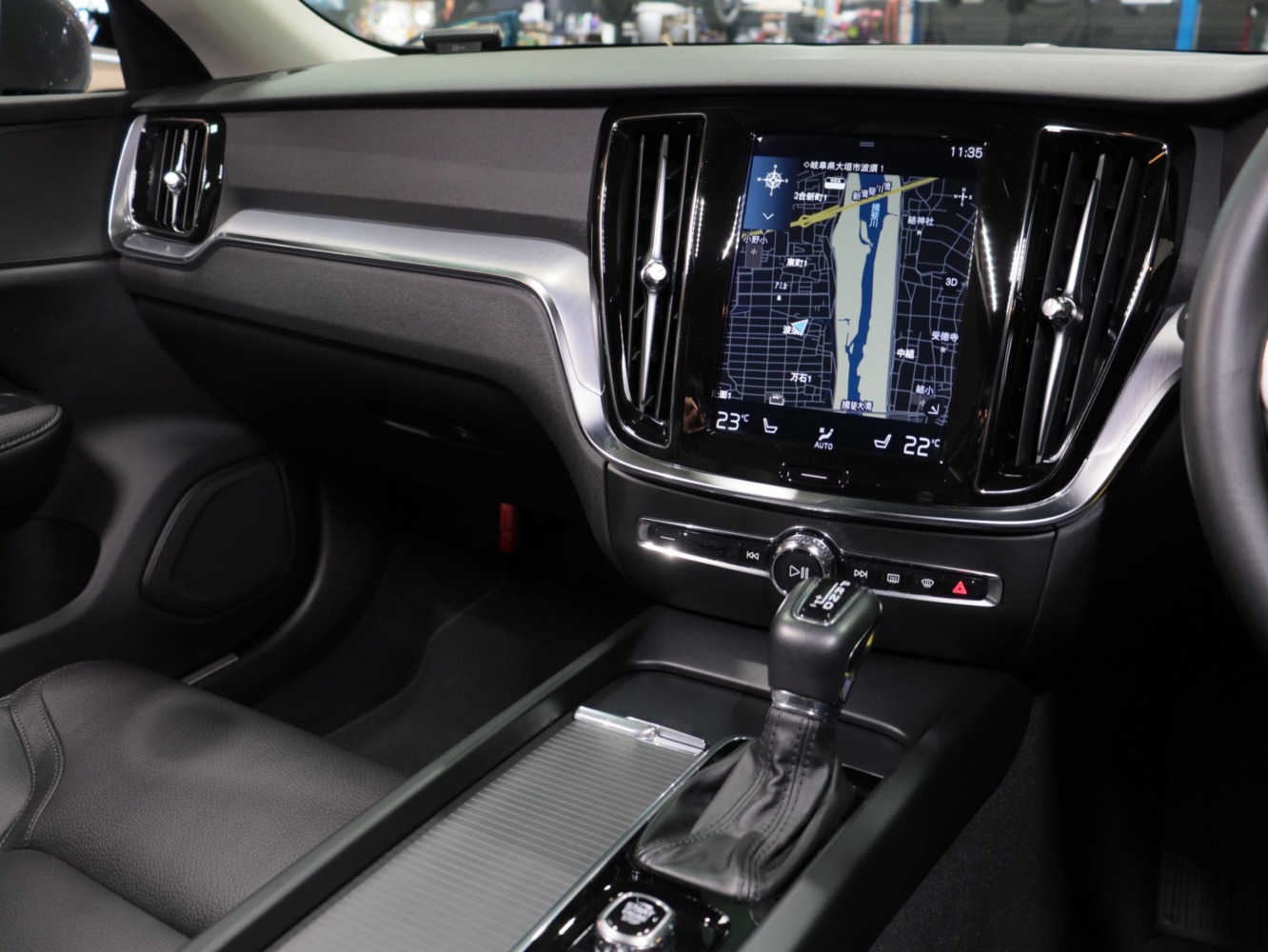 ボルボ　ＸＣ６０クロスカントリー　Ｔ５　ＡＷＤ