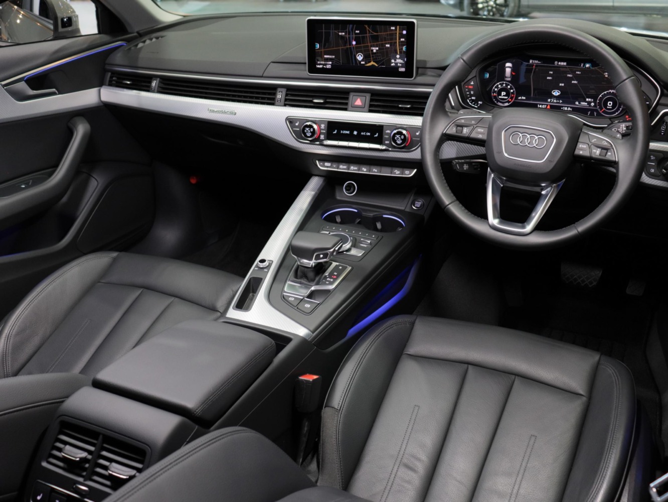 アウディ　Ａ４オールロードクワトロ　アブソリュート　１２５台限定車