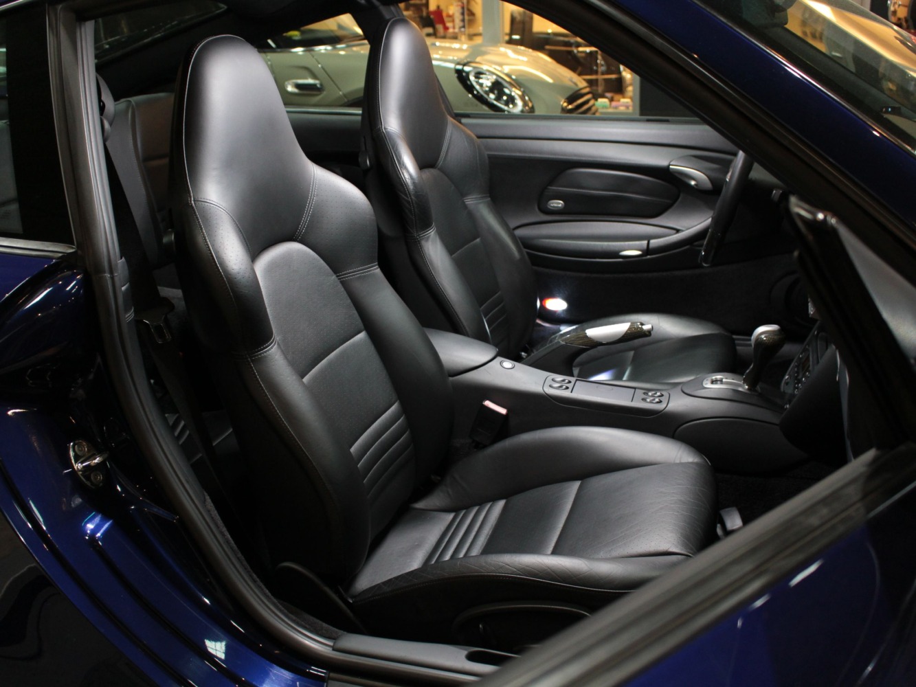ポルシェ　９１１カレラ（９９６型後期モデル）　４Ｓ　